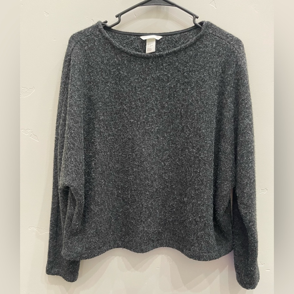 H&M woman’s sweater size:small